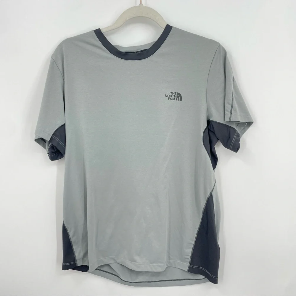 The North Face Flash Dry-XD Men’s t shirt‎ Size M gray